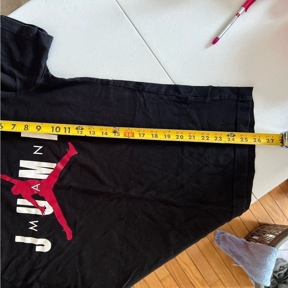 air jordan jumpman Graphic T-shirt Teenager 13-15 Yrs Old Men’s Small Black Red - Picture 5 of 7